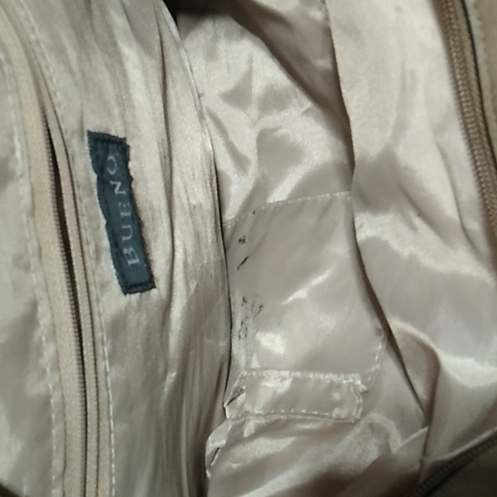 (#31) SALE! Bueno Shoulder Bag In Very Good Condition - Picture 12 of 14